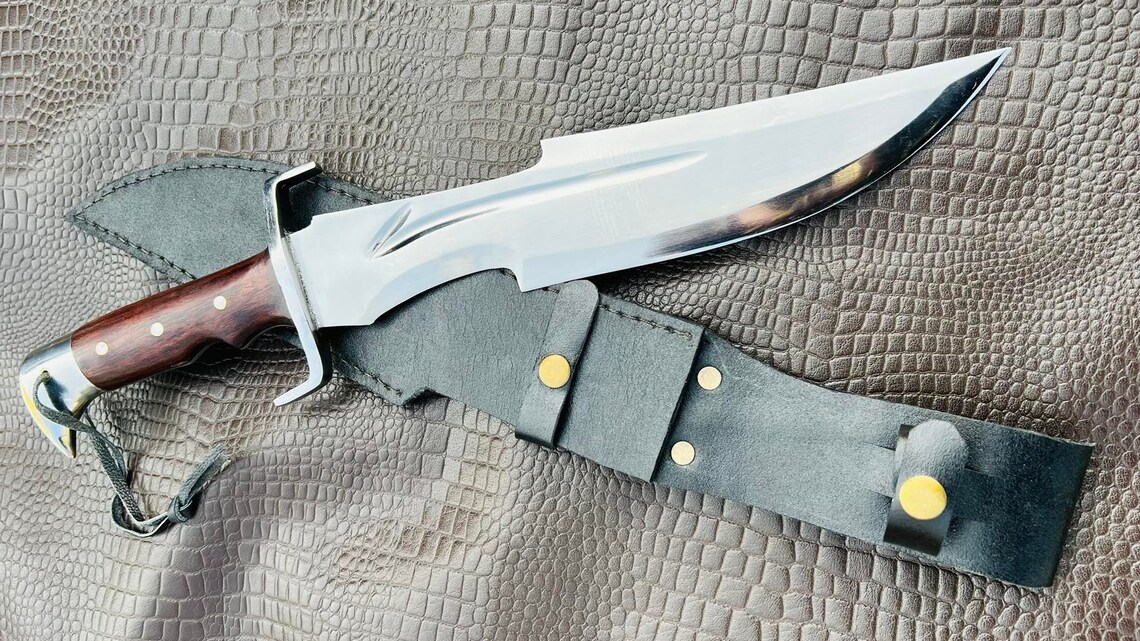 https://www.kukrismanufacturer.com/wp-content/uploads/2023/03/12-inch-eagle-head-bushcraft-full-tang-bowie-knife-2.jpg